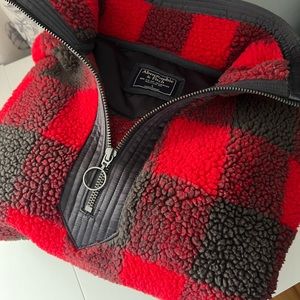 Abercrombie & Fitch Red Buffalo Plaid Pullover Large